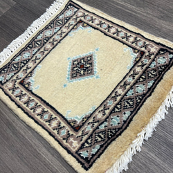 約30cm角パキスタン手織り絨毯　ミニラグ　ディスプレイにも 2枚目の画像