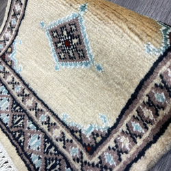 約30cm角パキスタン手織り絨毯　ミニラグ　ディスプレイにも 4枚目の画像