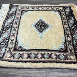 約30cm角パキスタン手織り絨毯　ミニラグ　ディスプレイにも 5枚目の画像