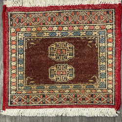 手織り絨毯　ヴィンテージラグ　オールド絨毯　パキスタン絨毯　あがりかまちにも　32cmx29cm 9枚目の画像