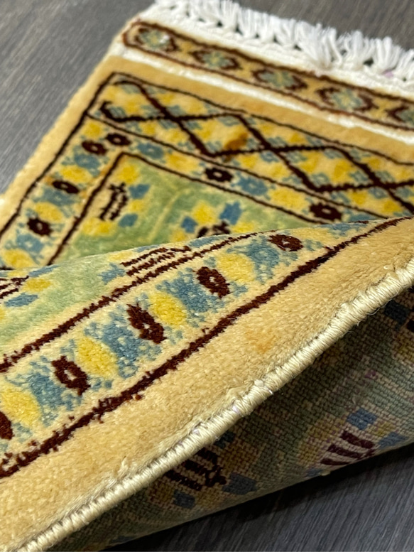 手織り絨毯　ヴィンテージラグ　オールド絨毯　パキスタン絨毯　あがりかまちにも　31cmx45cm 5枚目の画像