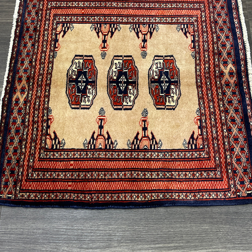 約64cm X 60cmパキスタン手織り絨毯 ビンテージラグ玄関マット