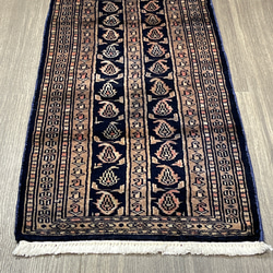 手織り絨毯　ヴィンテージラグ　オールド絨毯　パキスタン絨毯　あがりかまちにも　46cmx88cm ラグ　ミニカーペット 1枚目の画像