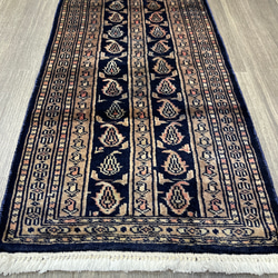 手織り絨毯　ヴィンテージラグ　オールド絨毯　パキスタン絨毯　あがりかまちにも　46cmx88cm ラグ　ミニカーペット 3枚目の画像