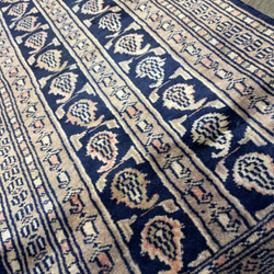手織り絨毯　ヴィンテージラグ　オールド絨毯　パキスタン絨毯　あがりかまちにも　46cmx88cm ラグ　ミニカーペット 8枚目の画像