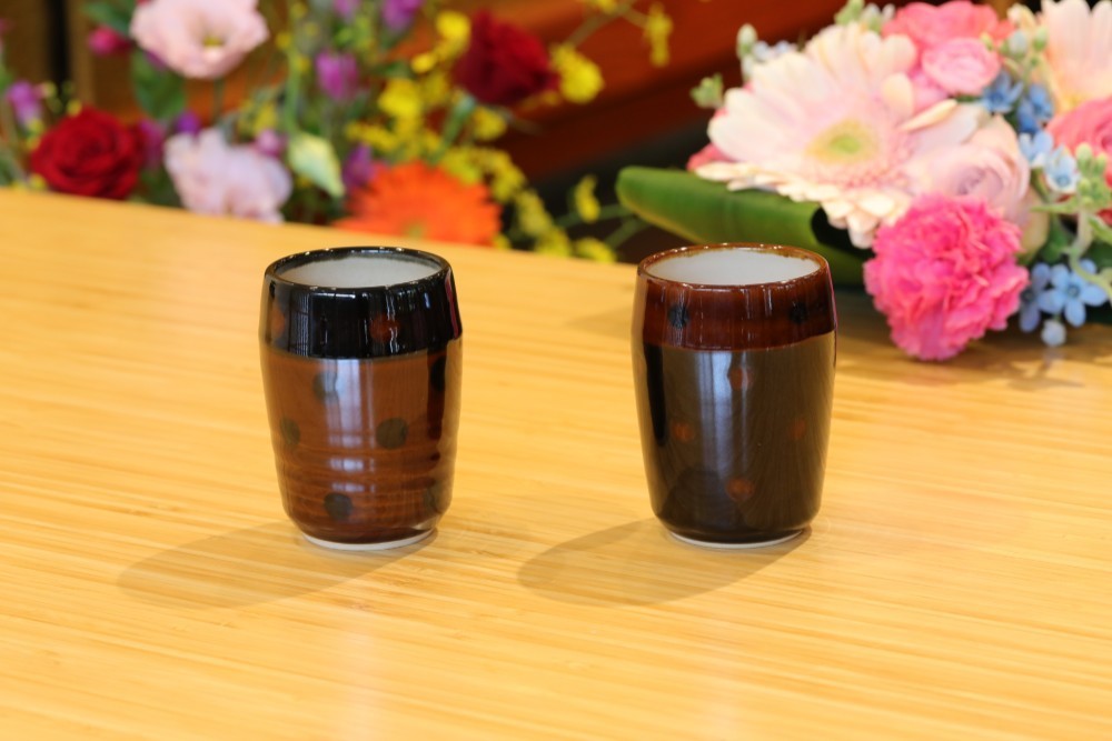 細口掛分湯呑（上黒下茶）（1018）　細口掛分湯呑（上茶下黒）（1017）　２個セット