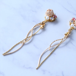 【再販】花つぼみとパールの揺れるピアス［Pink Gold］／イヤリング変更可 3枚目の画像