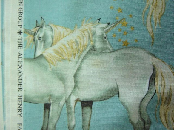 USA生地☆アレクサンダー・ヘンリー"stars of the unicorn" water blue 2枚目の画像