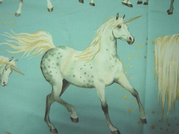 USA生地☆アレクサンダー・ヘンリー"stars of the unicorn" water blue 4枚目の画像