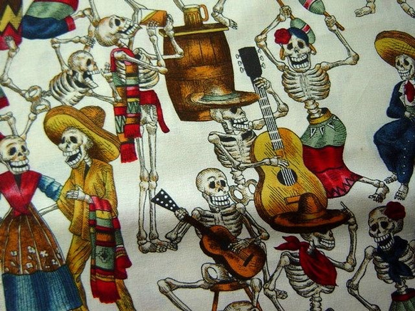 USA生地☆アレクサンダー・ヘンリー"fiesta de los muertos" white 2枚目の画像