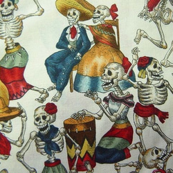 USA生地☆アレクサンダー・ヘンリー"fiesta de los muertos" white 4枚目の画像