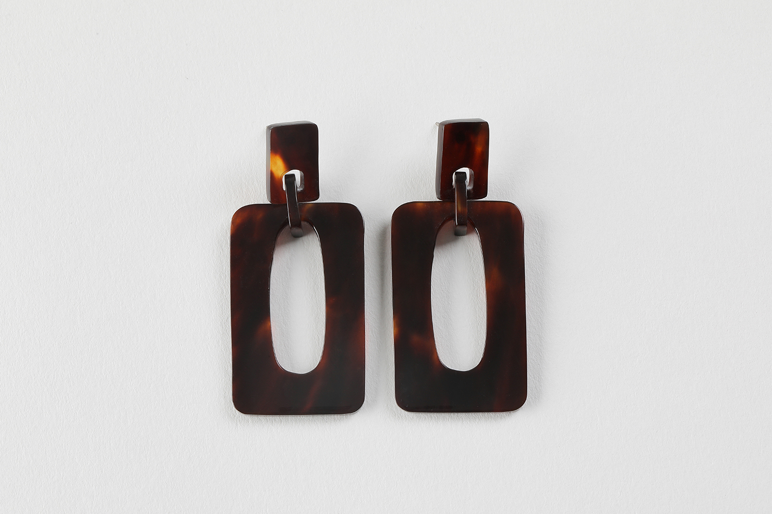 鼈甲ピアス（スクエア型）