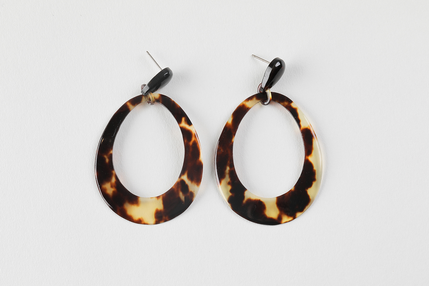 鼈甲ピアス（オーバル型）