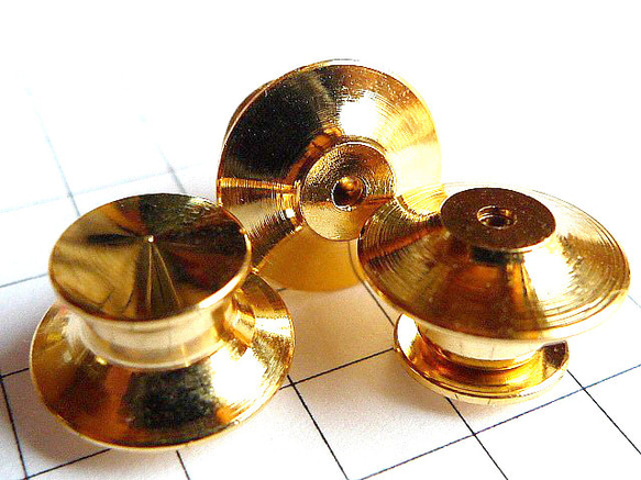 ピンバッジのキャッチ 留め具 デラックス薄型 クラッチ 金色 3個で1