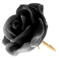 ピンバッジ 黒色 ブラック バラの花 ばら ローズ 薔薇 ピンズ ピンバッチ ノワール 留め金デラックス薄型キャッチ付 2枚目の画像