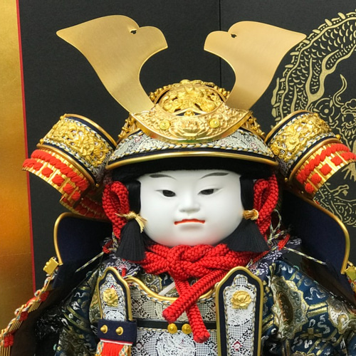 五月人形 大将　毛皮付き　13号 豊泉作 参分の壱（13号） 緋縅 鎧飾｜五月人形・雛人形なら