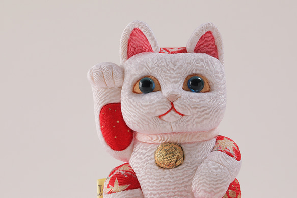 柿沼東光作 江戸木目込み人形 招き猫 (中) TOKYO(白) 江戸木目込