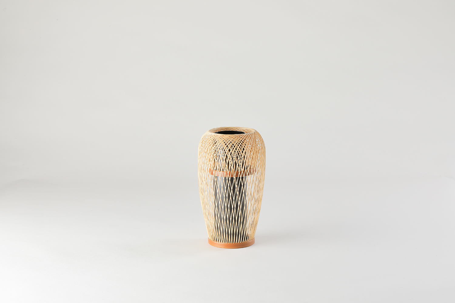 駿河竹千筋細工　竹で作った花器　華つぼ　～国指定　伝統的工芸品～