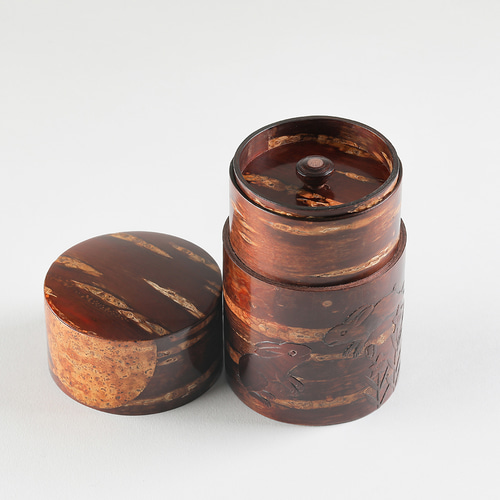 伝統工芸品樺細工 総皮茶筒（中長）月うさぎ 保存容器・キャニスター