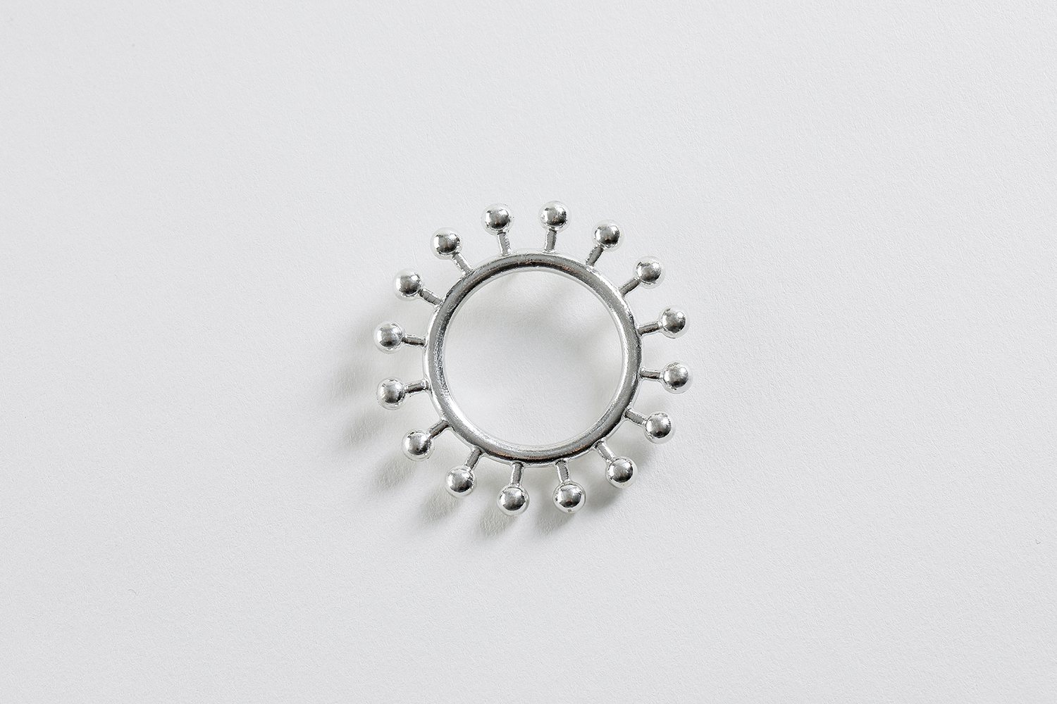 nanten 純錫製ブローチ