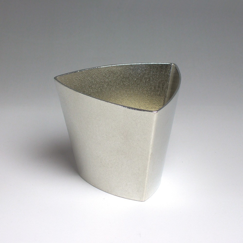 TRI（トライ）　△片口　錫製酒器
