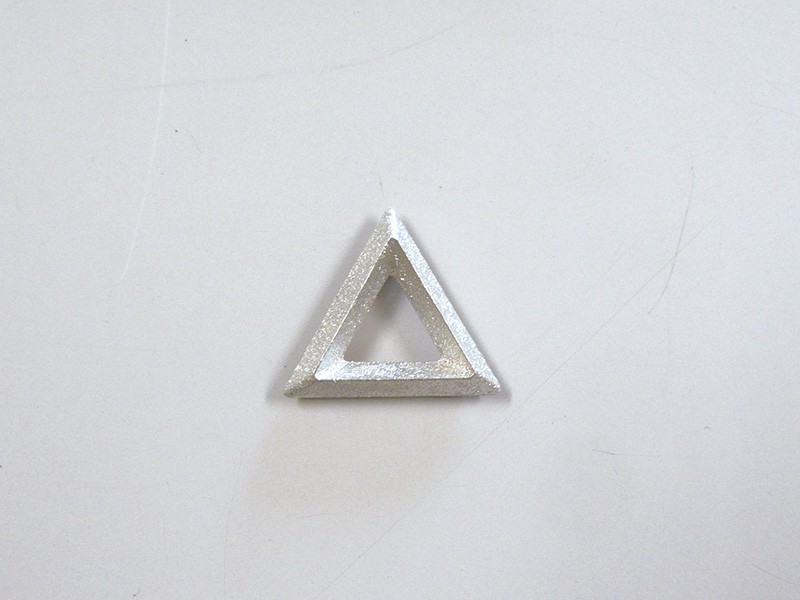 TRI（トライ）　△錫製箸置き（5客セット）