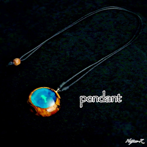 世界自然遺産小笠原の島からお届けするイルカのペンダント（ネックレス