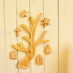 木になるお家 -ウッドツリーの壁掛けオブジェ-クリスマスバージョン 3枚目の画像