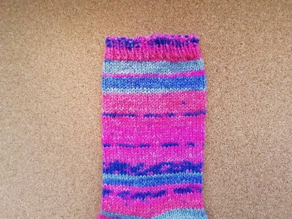 手編み靴下　お手入れ簡単　冷え性対策　Opal　23.5cm 2枚目の画像