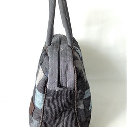 伝統織物のトップブランド塩沢織キルティングボストンバッグ（黒・紺・藍・臙脂色　市松風車模様） 4枚目の画像
