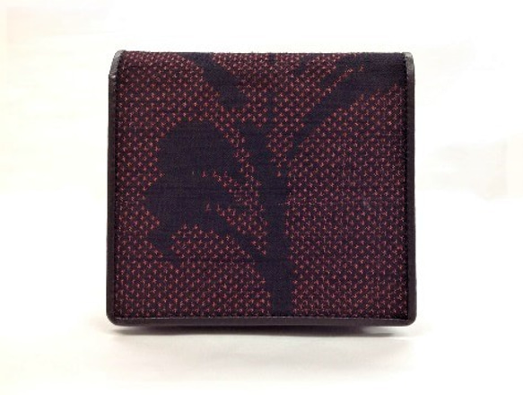 伝統織物のトップブランド塩沢織のボックス型札入（黒地・赤絣目色／唐草柄） 1枚目の画像