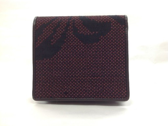 伝統織物のトップブランド塩沢織のボックス型札入（黒地・赤絣目色／唐草柄） 4枚目の画像