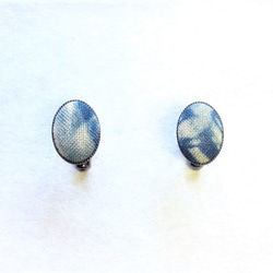本藍染めのオシャレ「藍ファッション」　塩沢織板締め染めカフスボタン(絹１００％) 2枚目の画像