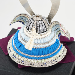 プラチナ箔押　青色正絹段縅　兜飾りセット 五月人形 4枚目の画像