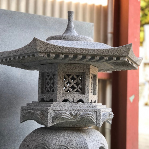 六角雪見型灯籠 2尺 【岡崎石工品】 石灯籠 和庭園 和風庭園 庭 六角雪見型灯籠 2尺 【岡崎石工品】 石灯籠 和庭園 和風庭園 庭