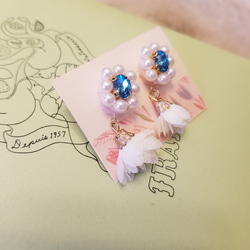 ふんわりお花のピアス 1枚目の画像