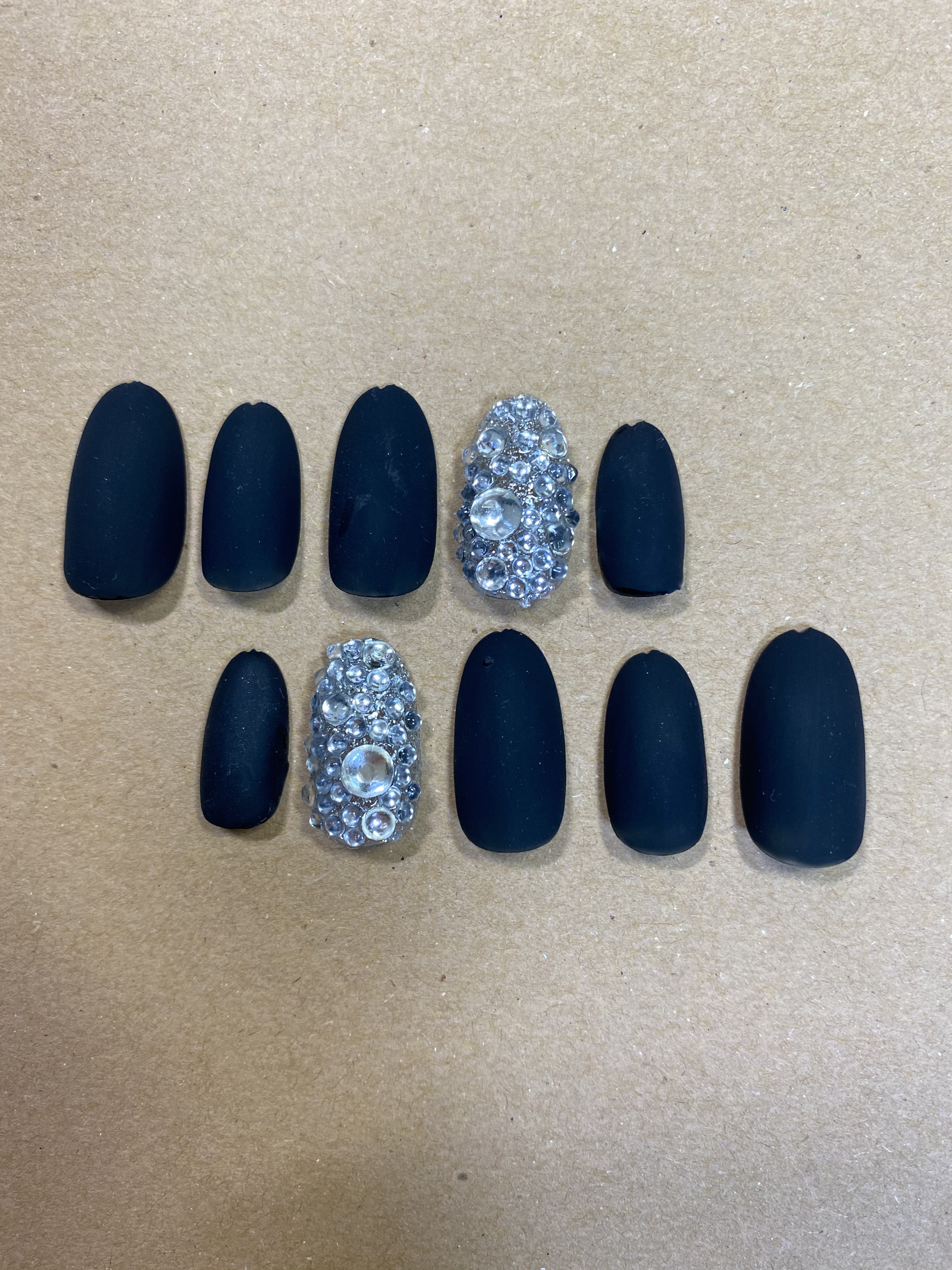 【オーダー】ネイルチップ　クロム　ブラック　埋め尽くし クロムハーツネイルチップ ロングネイル オーダー可能 - メルカリ