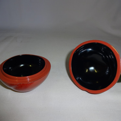 輪島塗の、小物入れ。