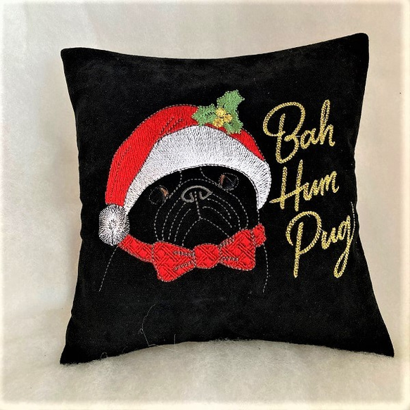 Bah hum Pug！　パグの刺繍インテリア　ミニクッション　Xmasギフトにもどうぞ　名前入ります！ 1枚目の画像