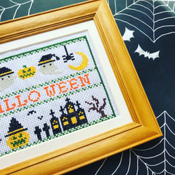 クロスステッチキット　「刺繍のハロウィン飾り」ハロウィンパーティ 2枚目の画像