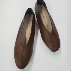 SALE スクエアトゥ　センタ－シ－ム 　　Vカットフラットパンプス 5枚目の画像