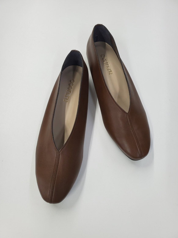 SALE スクエアトゥ　センタ－シ－ム 　　Vカットフラットパンプス 5枚目の画像