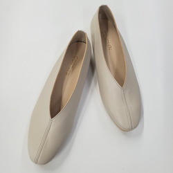 SALE スクエアトゥ　センタ－シ－ム 　　Vカットフラットパンプス 6枚目の画像