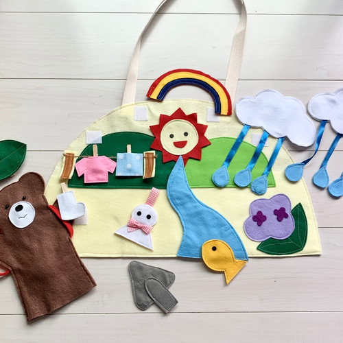 エプロンシアター あめふりくまのこ にじ おもちゃ・人形 Upendö 通販