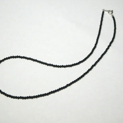小さな小さなオニキスのネックレス（SV925) 2枚目の画像