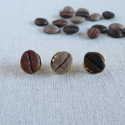 ピンバッチ　コーヒー豆　３つぶ組。 2枚目の画像