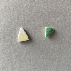 ピアス　黄×緑×白　四角　陶器 / Art Opus. 4枚目の画像