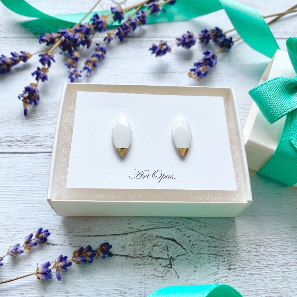 Art Opus.　Marquise / マーキス　ピアスorイヤリング　ホワイト×ゴールド