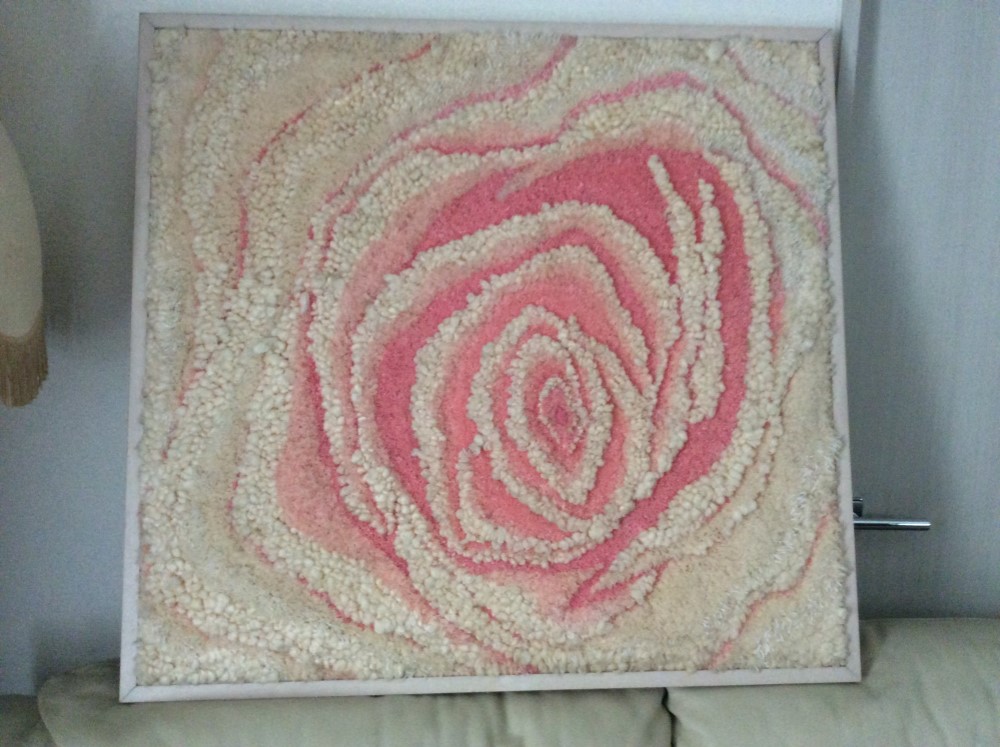 手織りのピンクのバラの額 55,000円