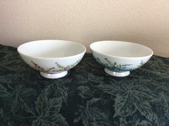 小花の夫婦茶碗 2枚目の画像